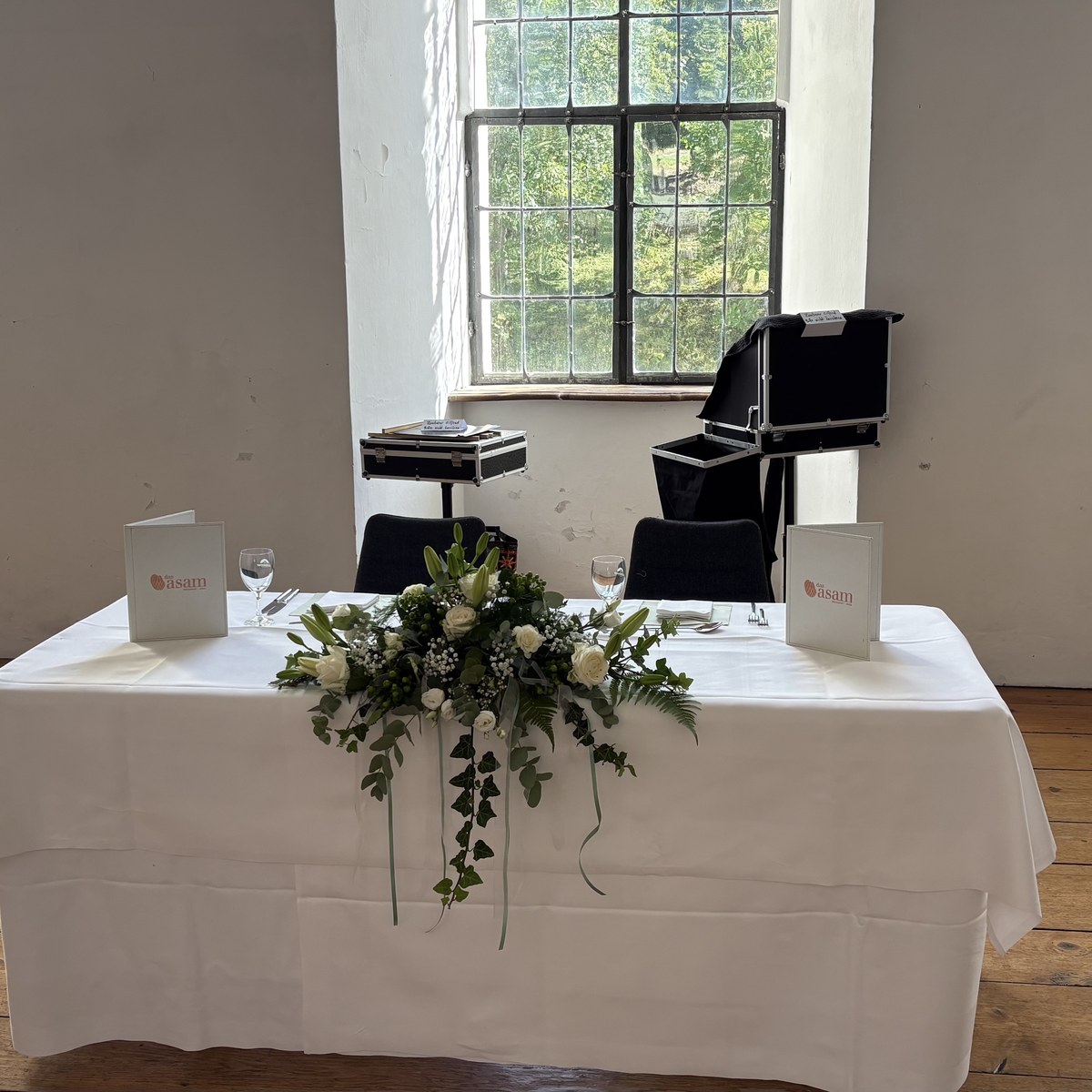 Reaktion der Hochzeitsgäste, Stimmungsbild